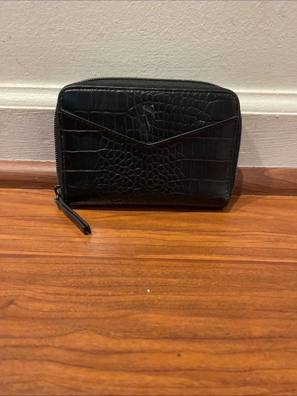Men's Black Croc-Embossed Zip Wallet - Unbranded